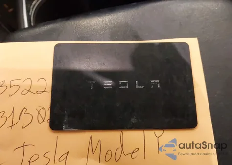 2021 Tesla Model Y Long Range Dual Motor All-Wheel Drive z USA, uszkodzony, nr VIN 5YJYGDEE5MF099836